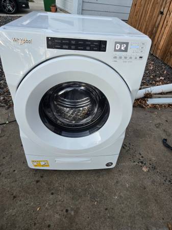 Newer Whirlpool extra capacity washer. Delivery! 1