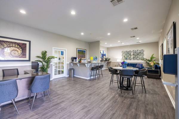 $999 / 2br - 1017ft2 - On-Site Laundry Facilities, 2 bedroom, Baytown TX (1601 Garth Rd, Baytown, TX 77520)63906679258754121