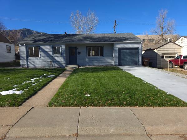 AVAILABLE NOW! Boulder Ranch Home Off Table Mesa; Nice Big Yard! 1