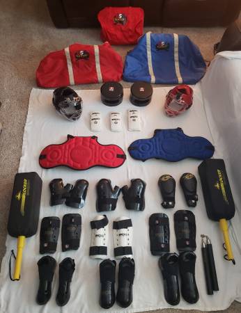 KARATE SPARRING GEAR 1