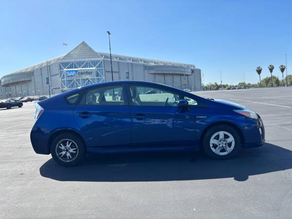 2011 Toyota Prius-Hatchback-1-Owner - $6,999 (san jose downtown)63613257237761123