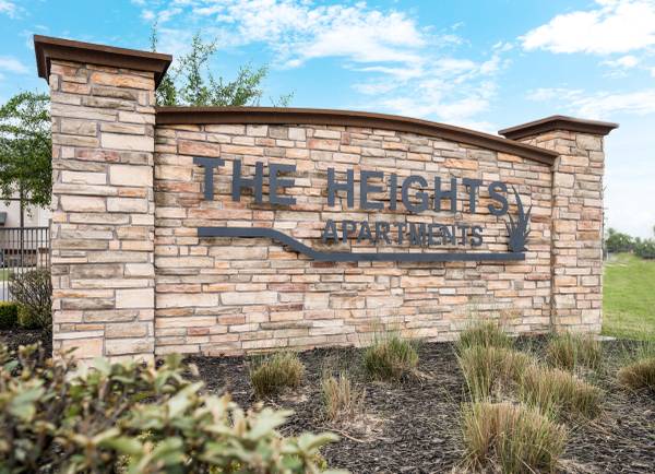 🏡 MOVE-IN SPECIAL — SPACIOUS 2 & 3 BEDROOM APARTMENTS IN EDINBURG! 🏡 1