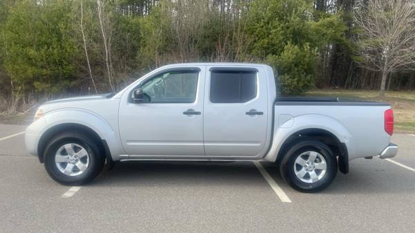 NO RUST!!!! 2012 Nissan Frontier V6 4x4 ONLY 137k Miles NO RUST!!!! - $10,999 (Hooksett)63624498769409123