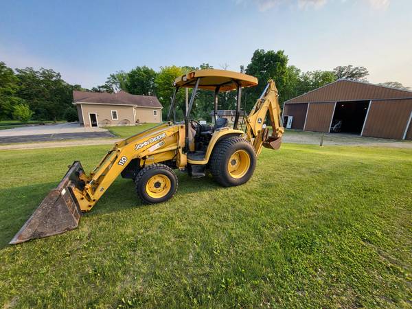 Pre Emission John Deere 110 Backhoe Loader - $34,900 (Portage)63470635037699121