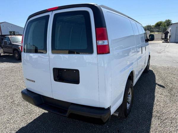 2018 Chevrolet Express 2500 - Photo 7