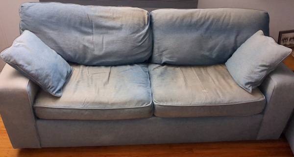 Free Couch 1