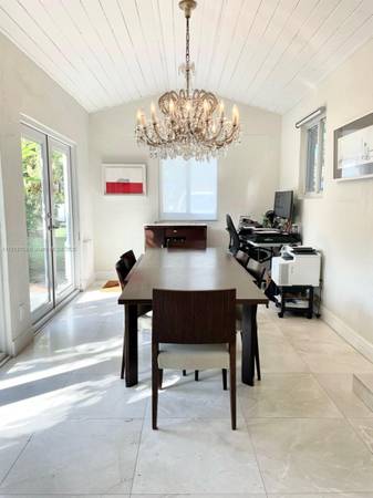 $7,500 / 3br - Spectacular House 3 bed 2 bath for rent in South Coconut Grove #4050 (Miami)64002012439169122