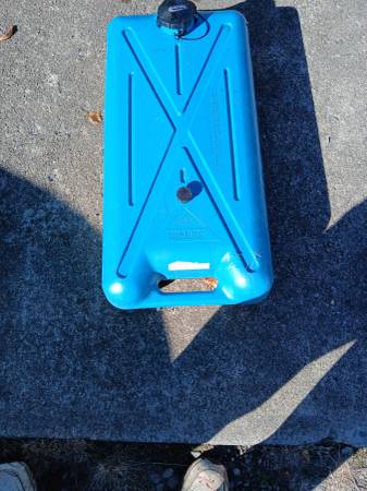 Portable RV Waste Tank with Wheels 1