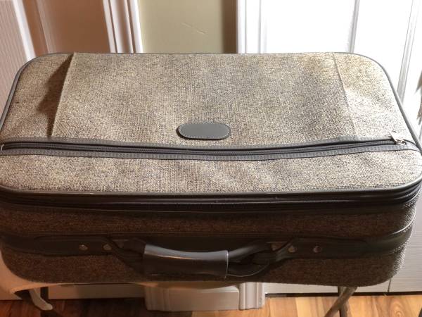 Vintage Suitcase with Working Zipper + Lock with Keys 22" X 13" X  6" 1