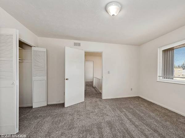 $1,260 / 2br - 960ft2 - Great Experiences At Arbor Pinte! (Near Jungle Jims!)63974469761027122