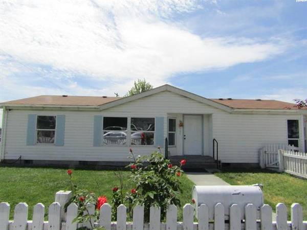 $328,000 / 3br - 1248ft2 - Casa lista para mudarse en un gran lote esquinero (Pasco)63662891619841120
