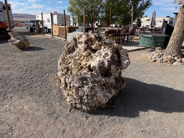 Large quartz boulder - Rye Patch Mining District NV 1