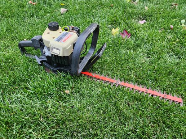 Craftsman 17" Bushwacker Hedge Trimmer 1