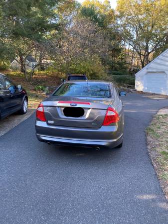 Ford Fusion 2010 - Transmisión dañada - $1.200 (Wakefield)63615569701635121