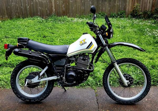 Old motorcycle or scooter 1