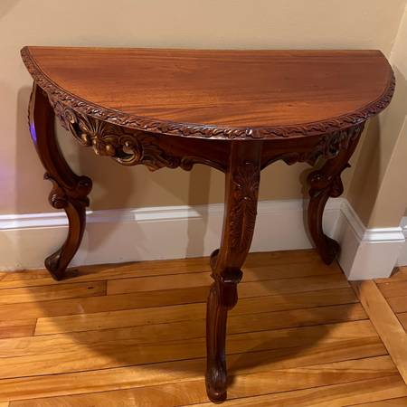 Elegant Solid Wood Half Moon Console Table – Hand Carved – Excellent Cond. 1