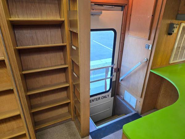 Book truck 1