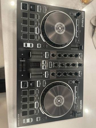 Roland Serato DJ-202 1