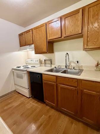 $1,480 / 2br - 525ft2 - Feel at home your first night! Fall in love with your 2 BR / 1 BA! (Anchorage - Russian Jack Springs)63991792896130122