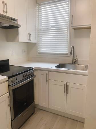 $2,295 / 1br - 1 MONTH FREE! Just steps from The Warfield and Golden Gate Theater! (tenderloin)64030485628545122