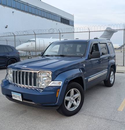Jeep Liberty AWD 2010 con enganche para remolque de 3.7 litros V6 - $3800 (Chicago Midway)63618775342467120