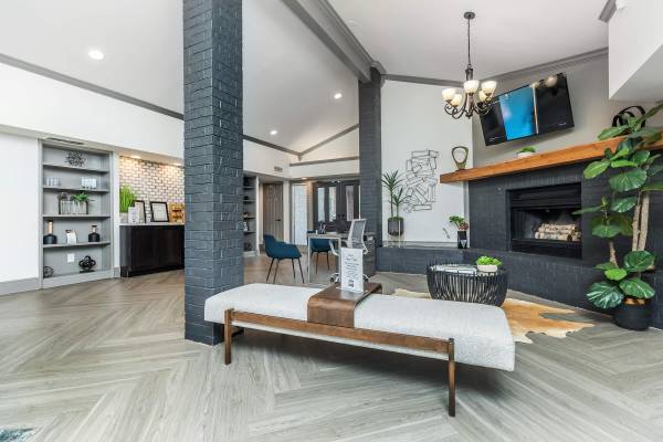 $1,000 / 1br - 616ft2 - Encimeras de granito, microondas, preparado para cable (2501 Webb Chapel Ext, Dallas, TX)63867601748739123