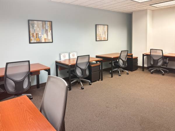 Touchdown → WORK → take-off | coworking desks 1