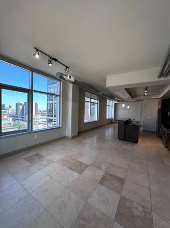 *10 Weeks Free!* Stunning Condo Grade Home Downtown! ~ Available Now! 1