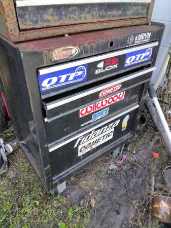 Tool chest of drawers on wheels 1