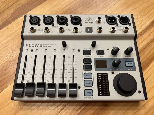 Behringer Flow 8 Mixer 1