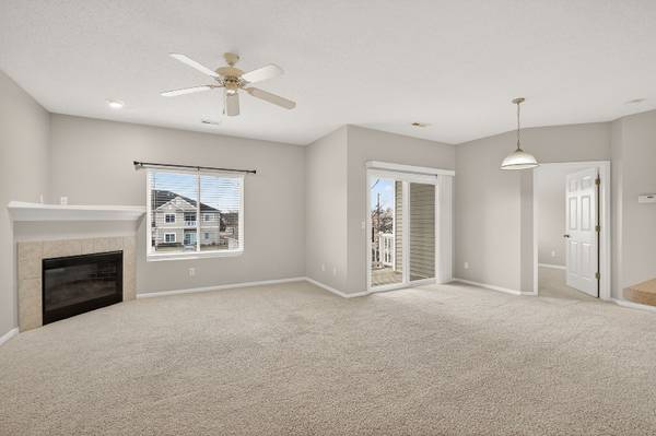 Top Floor - 2 Bed/2 Bath/1 Car Condo in Waukee 1
