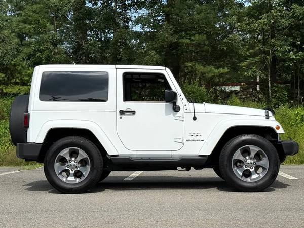 2018 Jeep Wrangler JK Sahara 4WD - $21,900 (Derry)63437569844225124