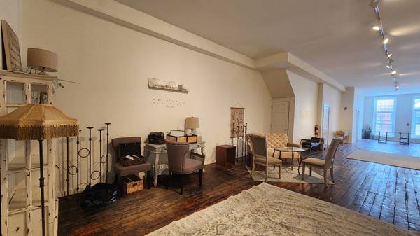 3300 $ / 2200 pies² - Espacio comercial en alquiler (Ciudad vieja)63171852275329124