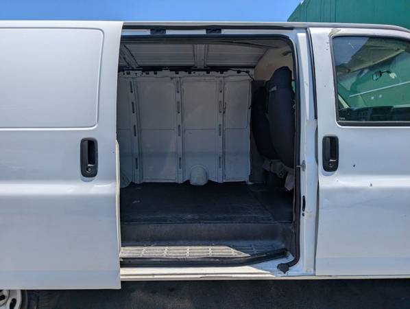 2005 Chevrolet Express 2500 Chevy - Photo 9