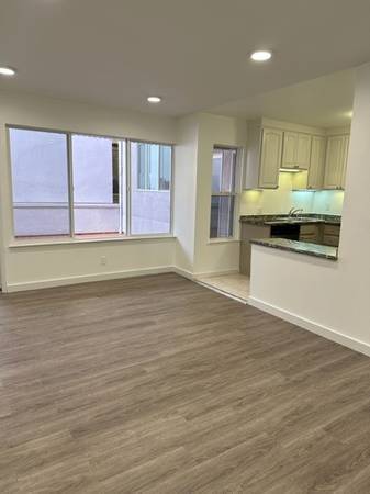$950 / 1br - Remodeled 1 Bedroom  with Private Patio! (nob hill)63888989724803121