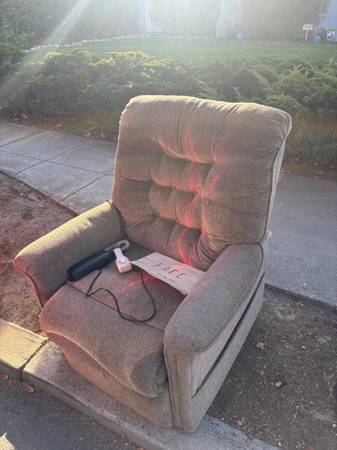 Free chair 1