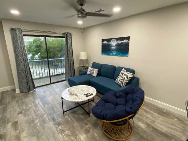 Okaloosa Island 2/bd, 2.5/ba, 4 min walk from beach 1