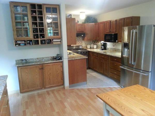 Habitación amueblada de $890 en ladera baja con servicios incluidos64014174208130124