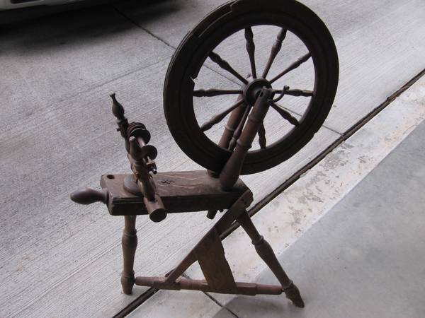 SPINNING WHEEL-OLD TIME 1