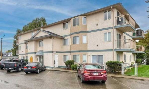 Investor alert! Well maintained 2 bdrm, 1 bath condo 1