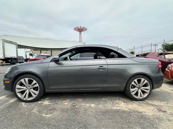 2013 Volkswagen Eos - $2,500 (CONEY ISLAND)63654714968705123