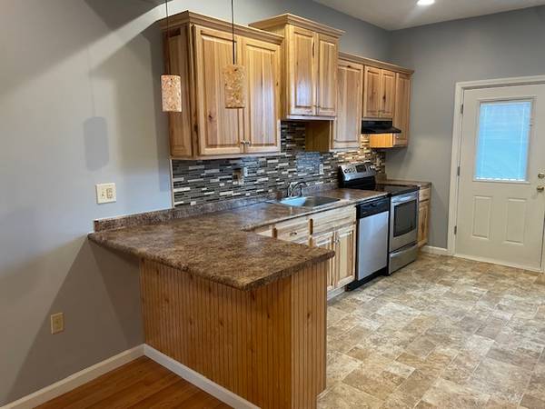 $1,295 / 1br - Pittsburgh's Little Italy (Bloomfield)64013205558913120