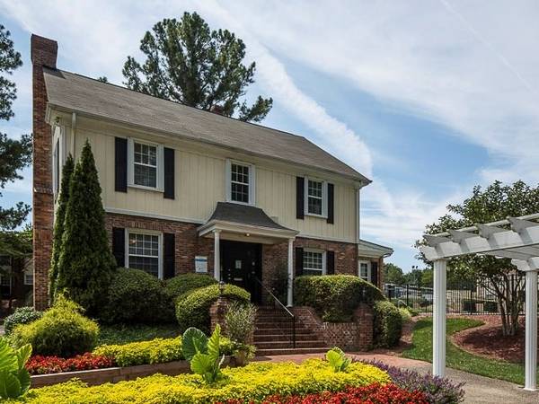 $1,750 / 3br - 1298ft2 - A home to adore. Our 3 BR is a must-see. (Raleigh - Triangle Town Center)63685979689347121