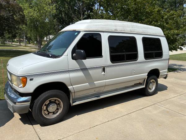1999 Ford E250 Mobility Van (does not run) 1