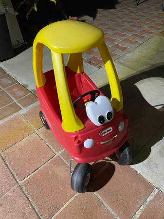 Little Tikes Cozy Coupe car 1