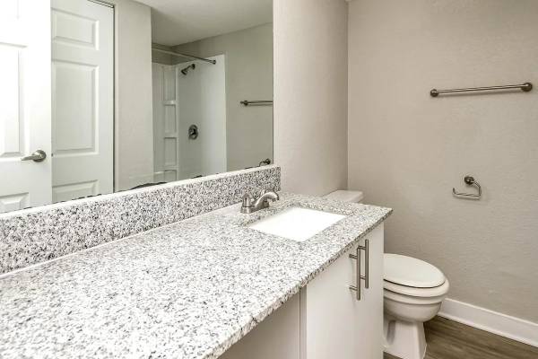 $1,200 / 2br - 1000ft2 - Pet Friendly, Detached Garages, Fitness Center, On-Site Management63968761536003124