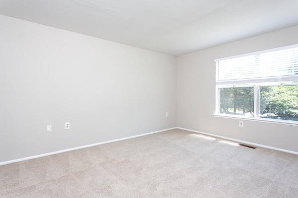 $2,250 / 2br - 918ft2 - Short-term Leasing Available, Disability Access, 2 BD (5320 Cedar Ln, Columbia, MD)63694763084033121