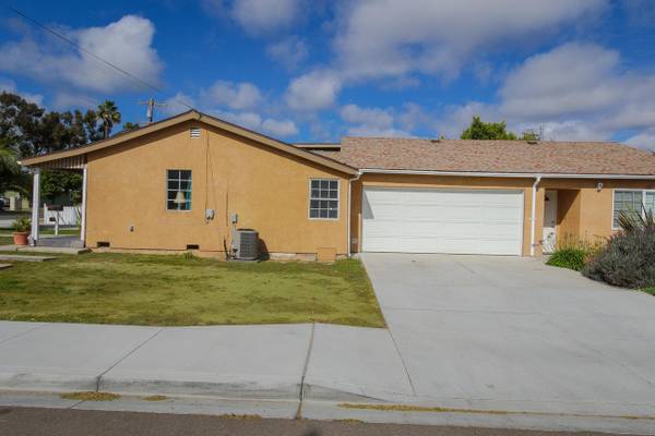 $3,195 / 3br - 1300ft2 - 3,195 3bed Beautiful Home- Hilltop Dr and Naples AREA (Chula Vista)63866049899395121