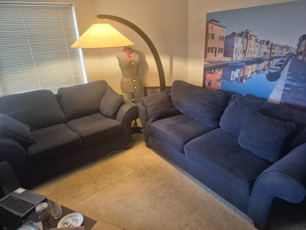 Loveseat 1