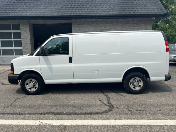 2010 CHEVROLET EXPRESS 2500 FURGÓN DE CARGA - $7,400 (TOWACO)63482602190337121